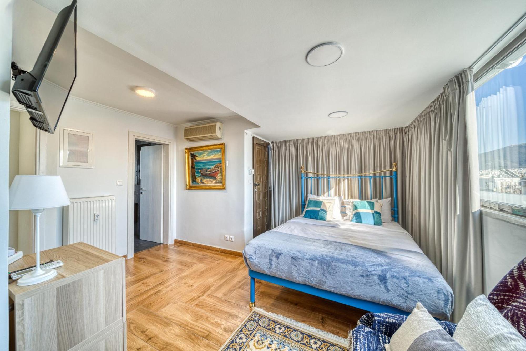 Phaedrus Living Heritage Luxury Penthouse Kolonaki *